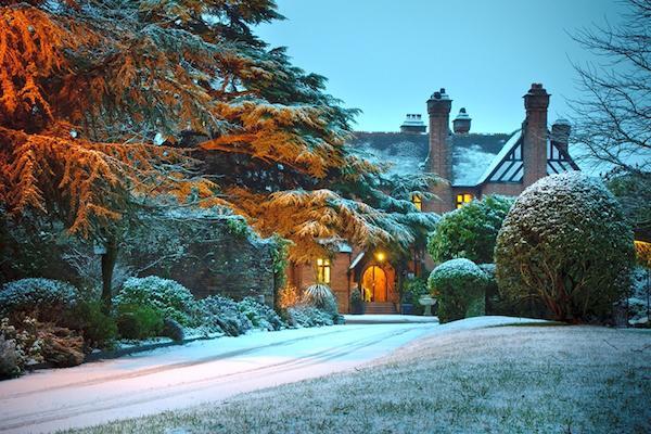 careys manor new forest in the snow